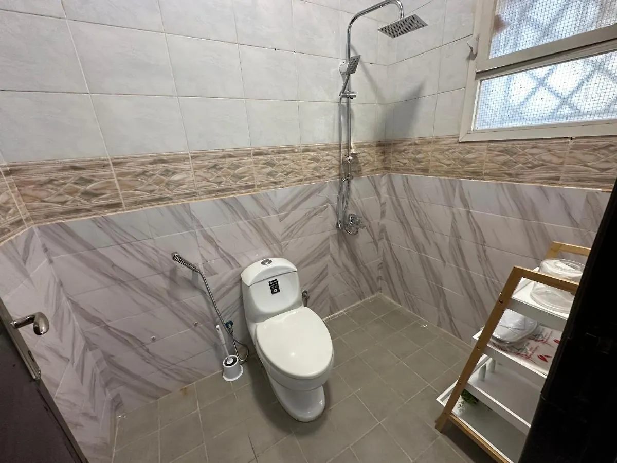 شقة بجلسة خارجية ودخول ذاتي Rijád Apartmán