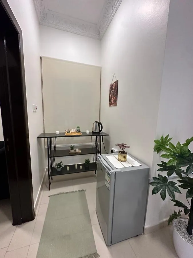 شقة بجلسة خارجية ودخول ذاتي Rijád Apartmán